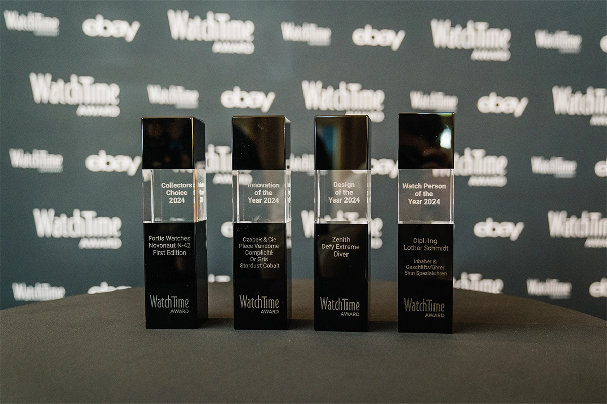 4 Trophäen WatchTime Award