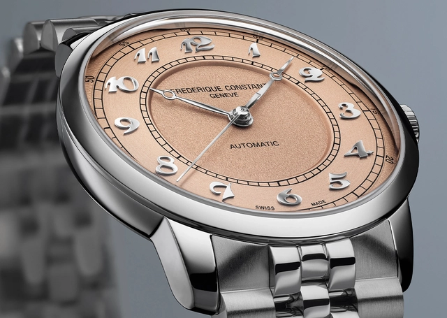 Frederique Constant – Classics Première, Automatikuhr aus Edelstahl mit lachsfarbenem Zifferblatt