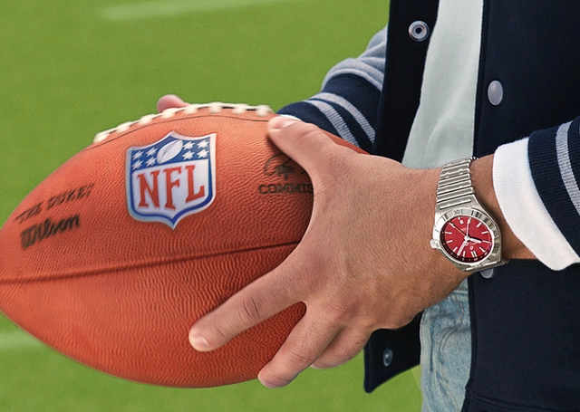 Breitling NFL Chronomat Uhr, Hand American Football