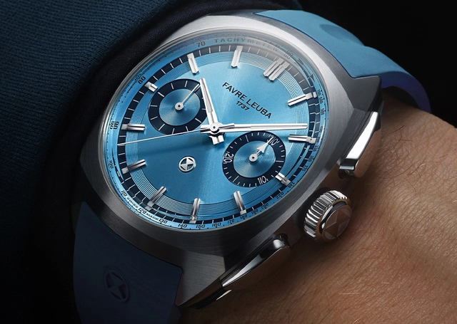 Favre Leuba, Automatikuhr mit eisblauem Zifferblatt