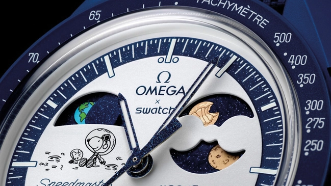 MoonSwatch Mission to Earthphase – Moonshine Gold Bibermond