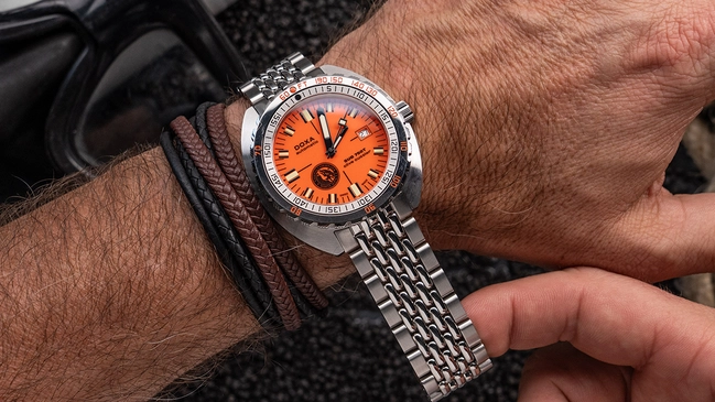 Doxa, Taucheruhr mit orangefarbenem Zifferblatt