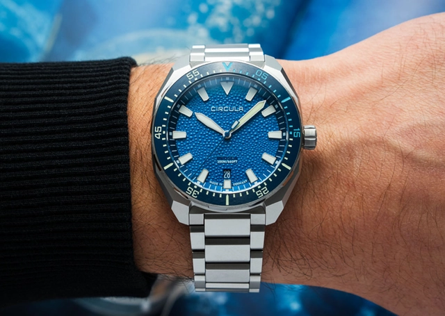Circula: ProSea Automatik in Blau Wristshot