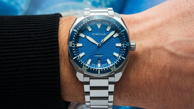 Circula: ProSea Automatik in Blau Wristshot