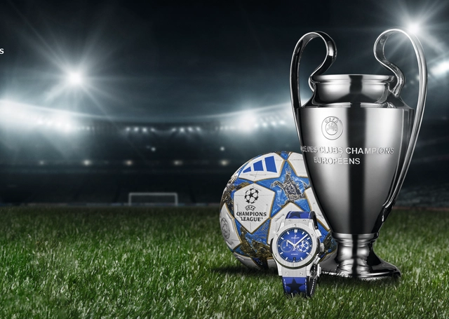 Hublot Classic Fusion Chronograph UEFA Champions League Titanium mit Ball und Henkelpott