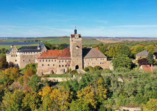 Drohnenblick auf das Schloss Allstedt