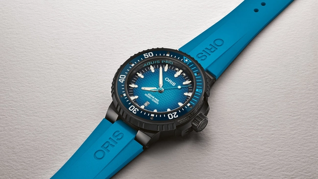 Oris Aquis Pro 1000M liegend
