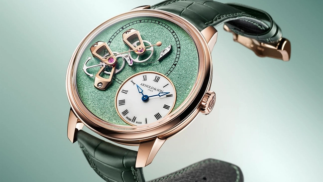 Arnold & Son DSTB 42 in Rotgold mit minzgrünem Zifferblatt