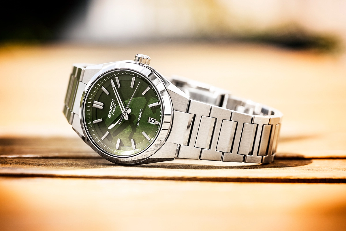 Casio Edifice EFK-100D-2A mit grünem Zifferblatt Casio Edifice EFK-100D-2A, mechanische Edelstahluhr mit grünem Zifferblatt