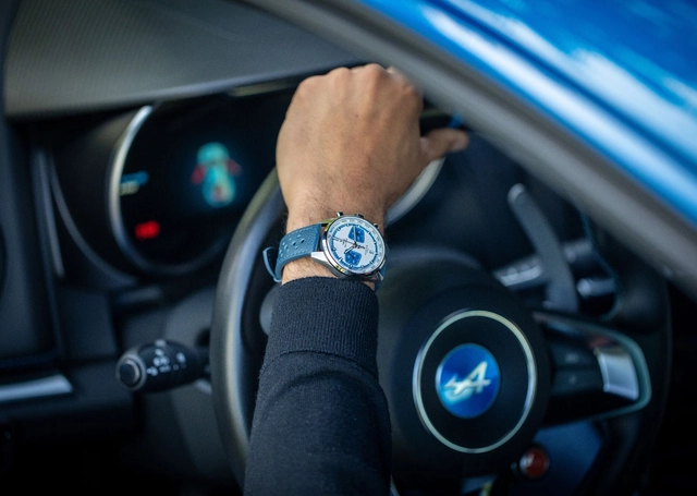 Yema Rallygraf Alpine Cup Series Limited Edition am Arm