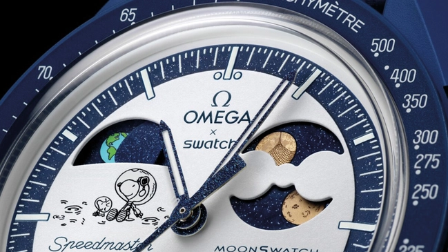 MoonSwatch Mission to Earthphase Moonshine Gold