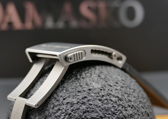 Damasko – Manufaktur-Faltschließe mit Feinverstellung