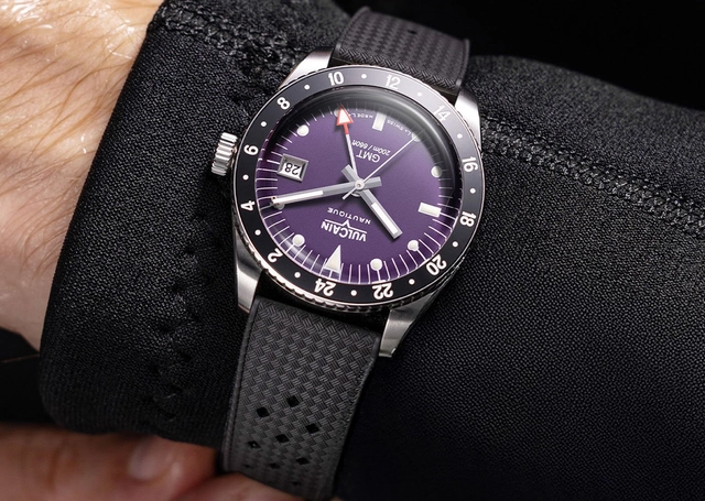 Vulcain, Taucheruhr mit violettem Zifferblatt