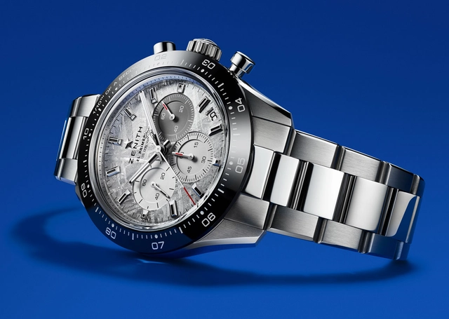 Zenith Chronomaster Sport Meteorite liegend