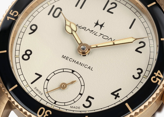 Hamilton Khaki Aviation Pilot Pioneer Mechanical 43 mm Bronze Zifferblattdetail