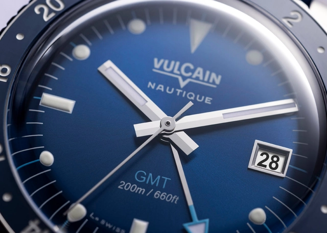 Vulcain Skindiver Nautique GMT blau Close-up
