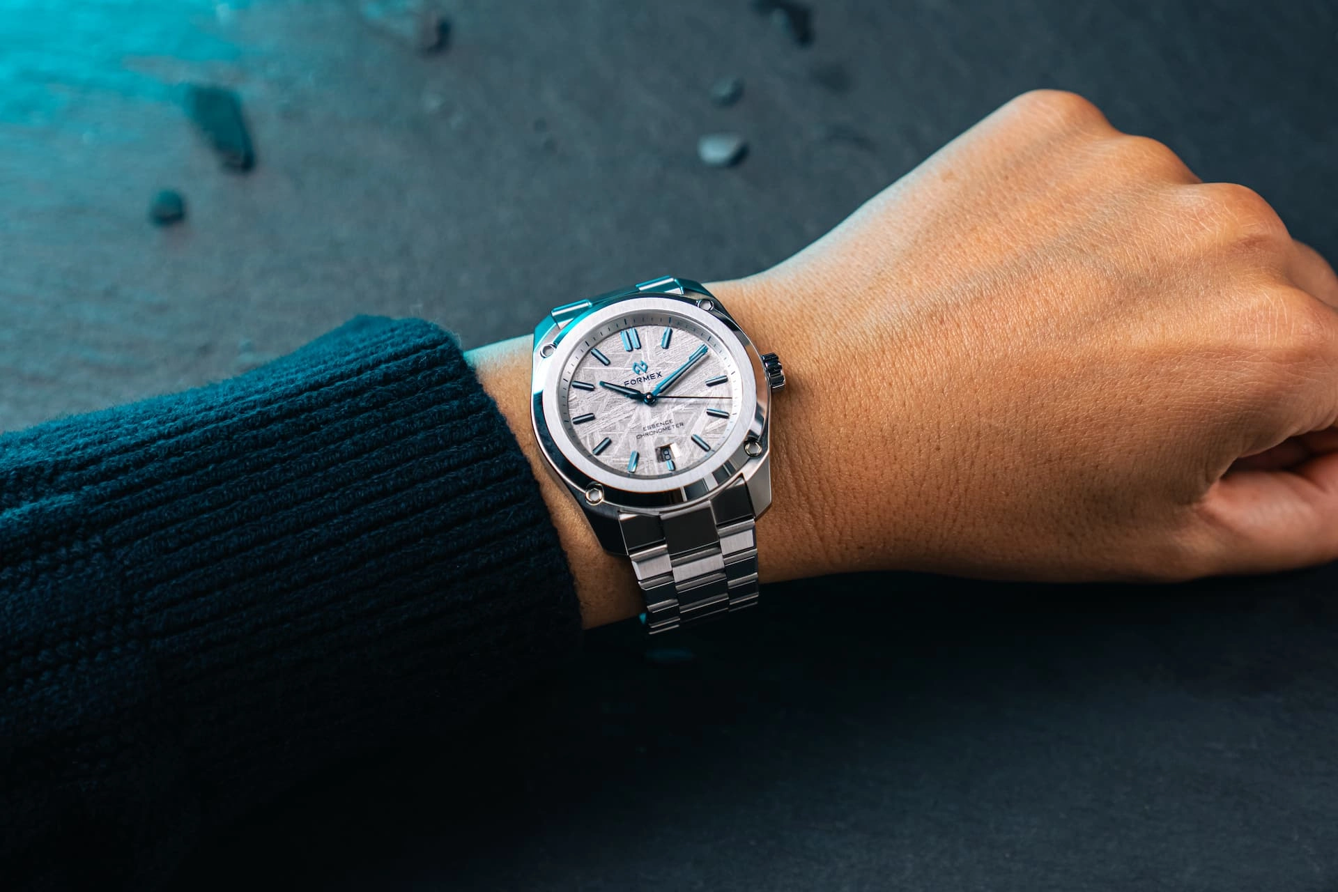 Formex Essence 41 mm Space Ghost am Handgelenk