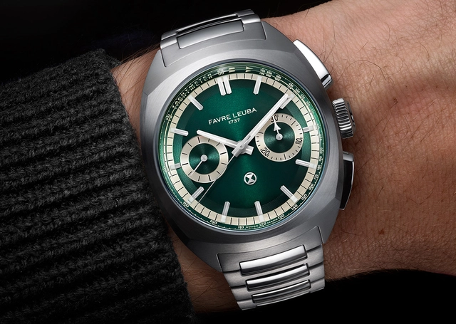 Favre Leuba Chief Chronograph British Racing Green am Handgelenk