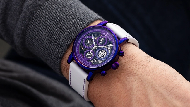 Chronoswiss Opus Purple Rain Uhr am Handgelenk