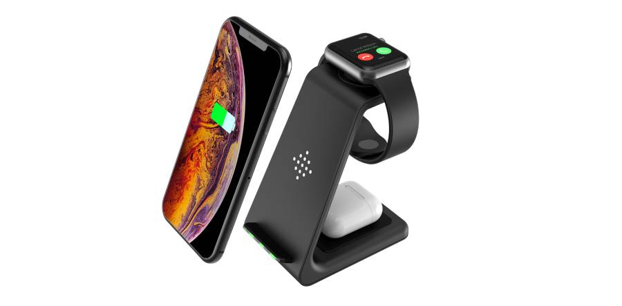 Ein Smartphone und eine Smartwatch