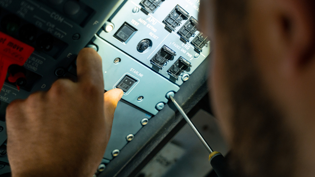 Starlink-Modul im Flugzeug
