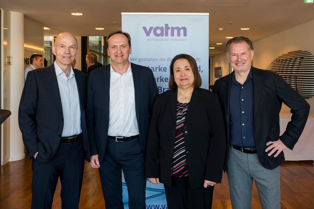 Die vier neuen Mitglider im VATM-Präsidium im Bild