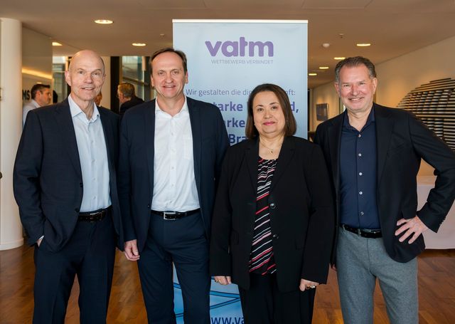 Die vier neuen Mitglider im VATM-Präsidium im Bild