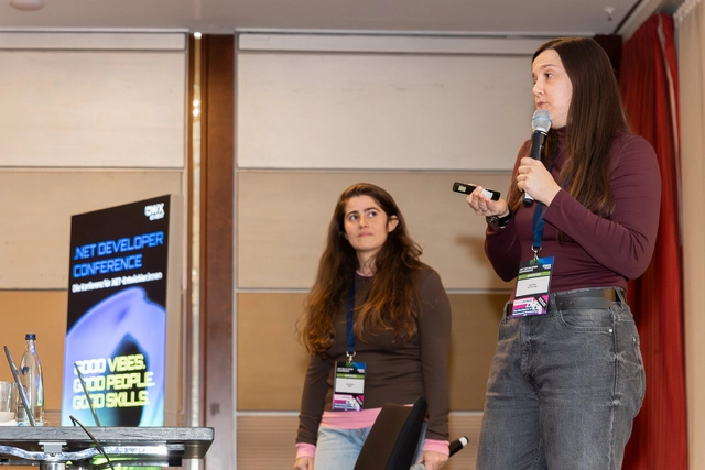 Die Spanierinnen Andrea Díez und Sofía Platas sprachen über Event-driven Systems mit Azure