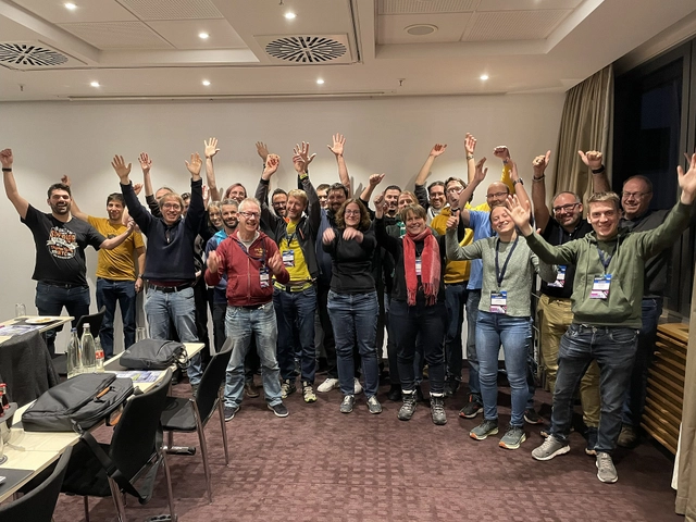 Lachende Gesichter: Dank kurzweiliger Vermittlung waren die Teilnehmerinnen und Teilnehmer auch nach sieben Stunden Know-how-Betankung guter Stimmung