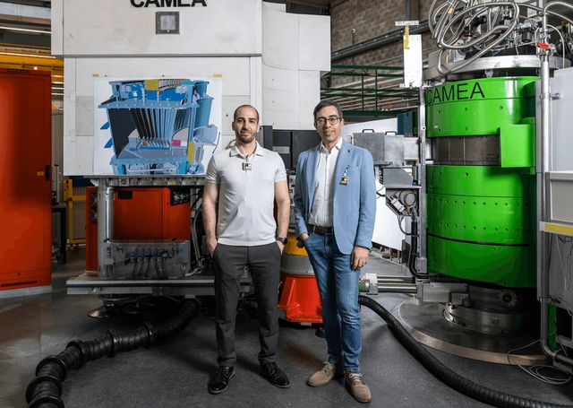 Edan Bainglass und Giovanni Pizzi.Neutronen-Streuexperiment CAMEA am PSI