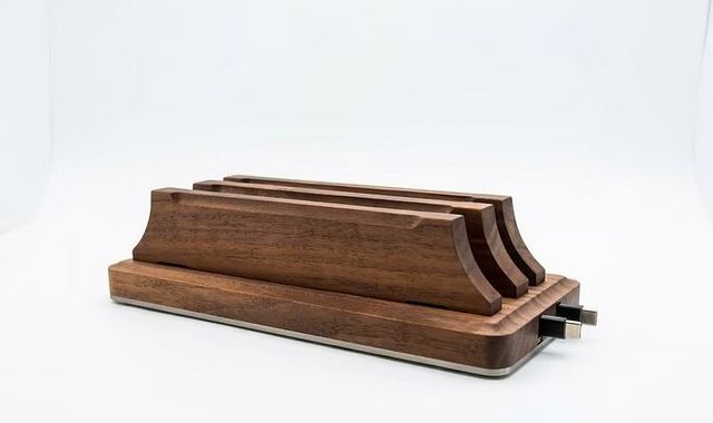 The Dock – Duo von WhyWood für bis zu zwei Geräte