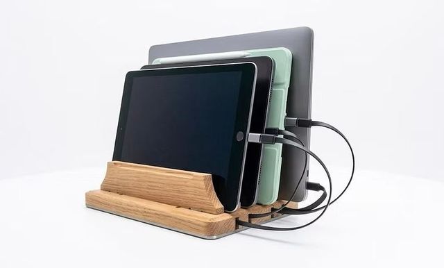 The Dock – Quad mit ausgezogenen Kabeln