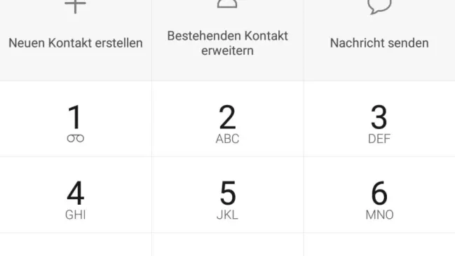 Telefontastenfeld zeigt die eingetippte Nummer
