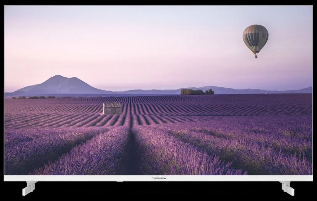 Ein Smart-TV zeigt ein Lavendelfeld und einen Heissluftballon