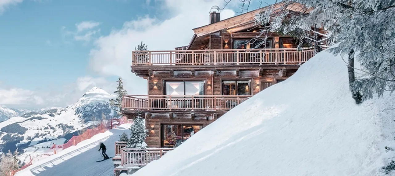 Hahnenkamm Lodge in Kitzbühel bei Schnee im Winter.