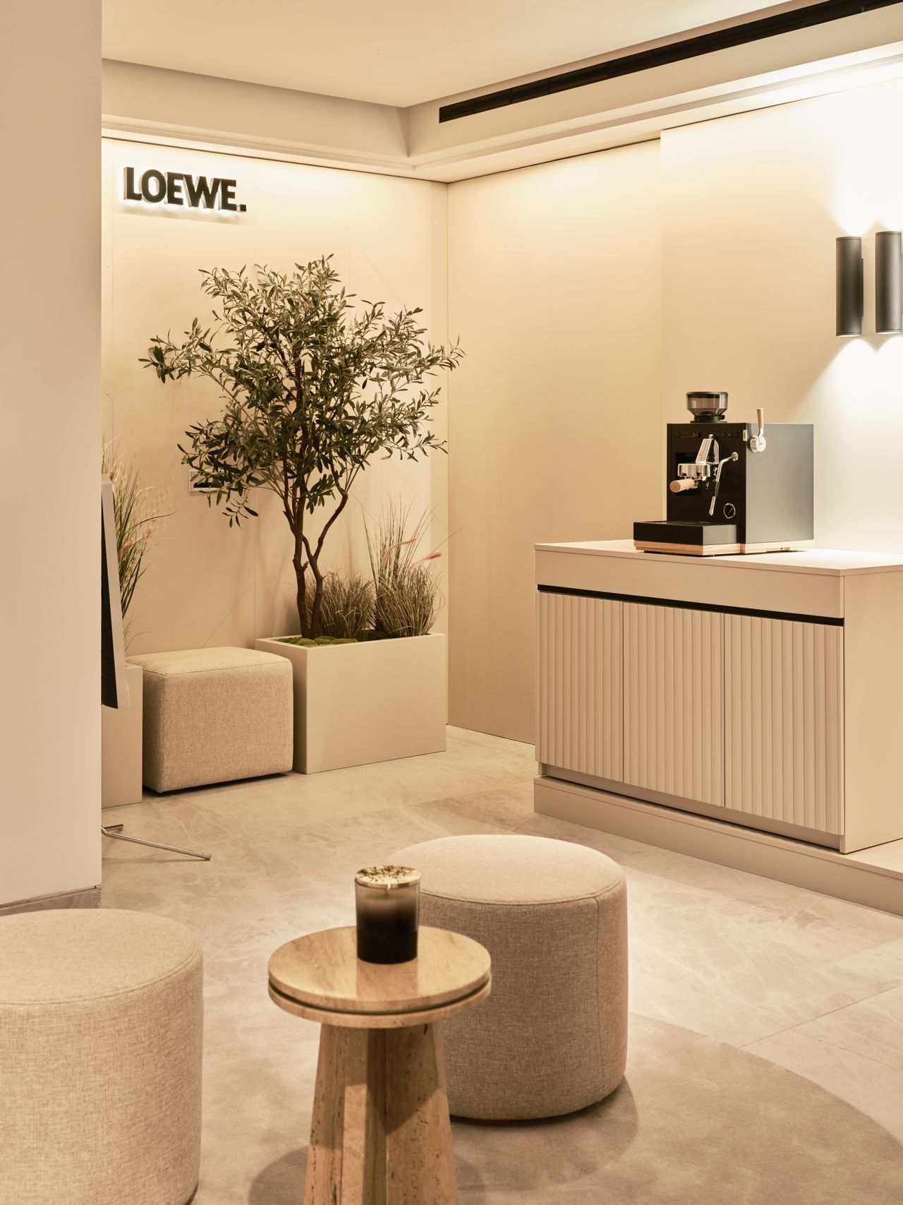 Sitzecke im Loewe-Store