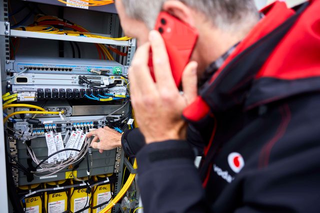 Vodafone-Netztechniker