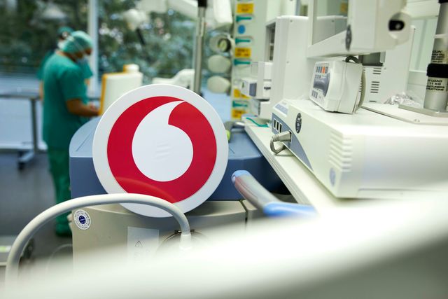 Vodafone-Logo im Krankenhaus
