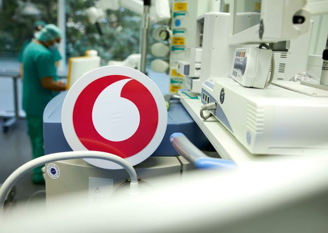 Vodafone-Logo im Krankenhaus