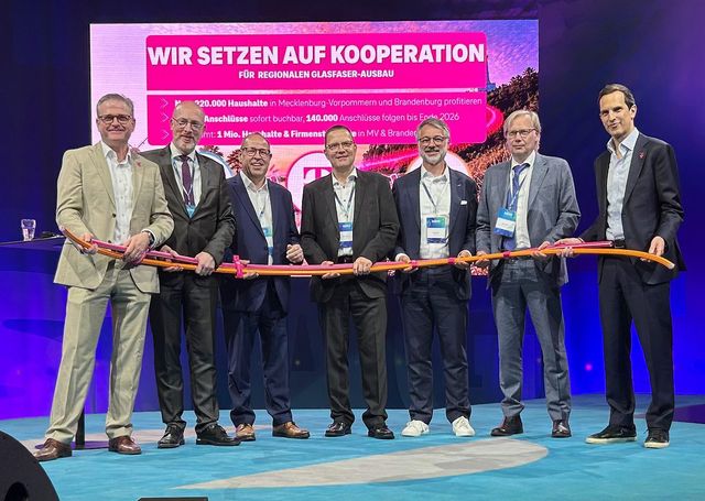 Unterzeichnung auf der Digitalmesse Nørd