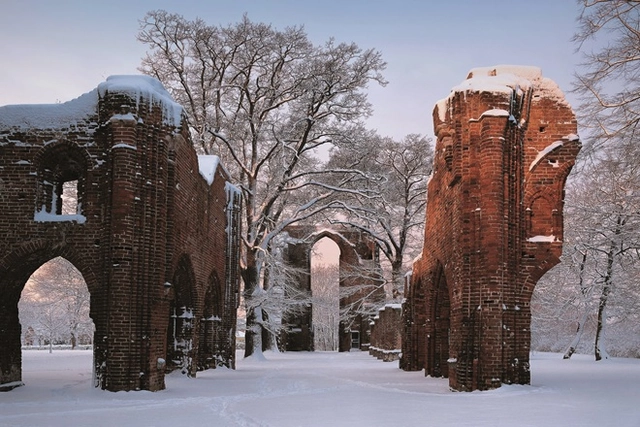 Blick auf eine Brücke aus dem 20. Jahrhundert