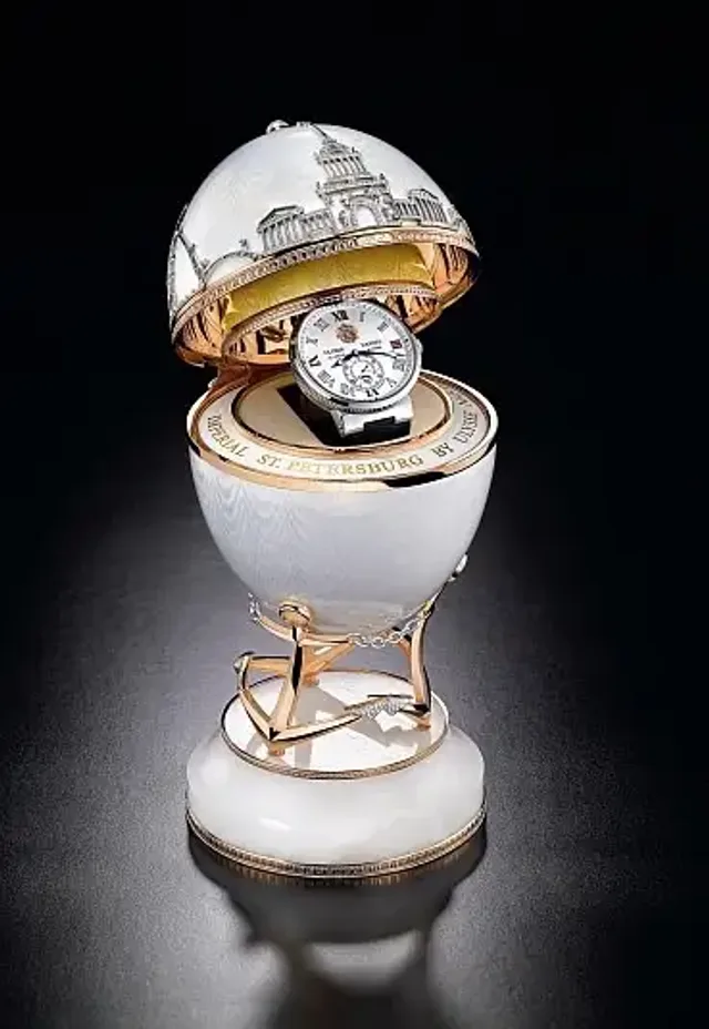 ulysse-nardin-oeuf-demi-avec-montre