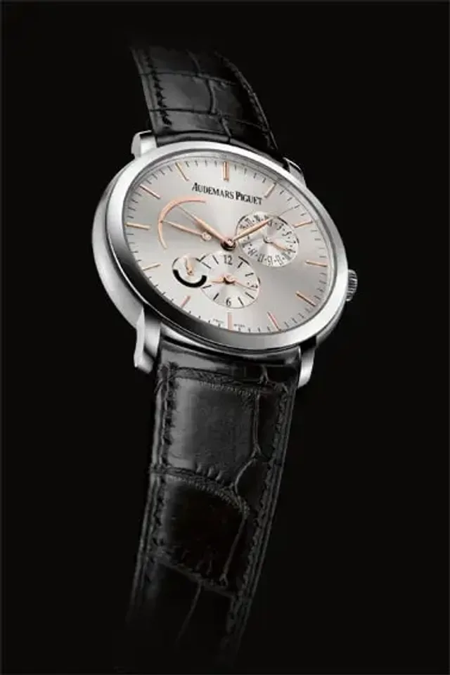 Anzeigenreich: die Jules Audemars Dual Time von Audemars Piguet