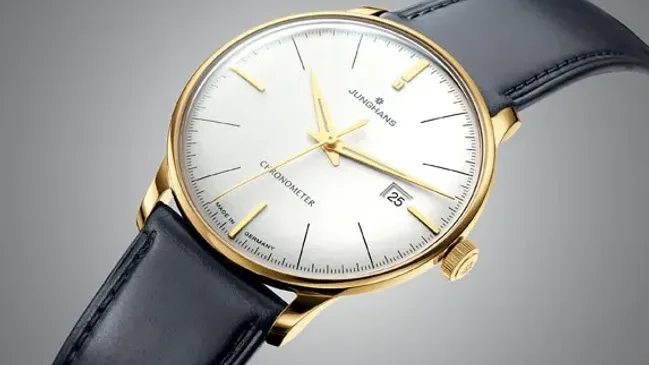 Folgt der langen Junghans-Tradition der besonders präzisen Uhren: die elegante Meister Chronometer