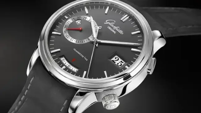 Jetzt in Weißgold: der Senator Terminkalender