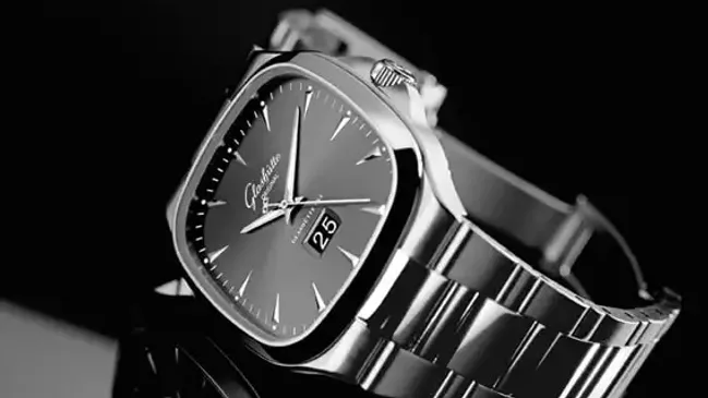 Die Seventies Panoramodatum von Glashütte Original