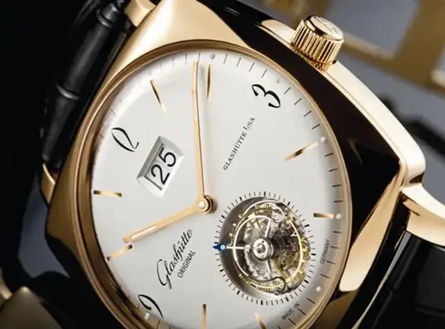 Das Sixties Square Tourbillon erscheint zum 125. Geburtstag von Alfred Helwig