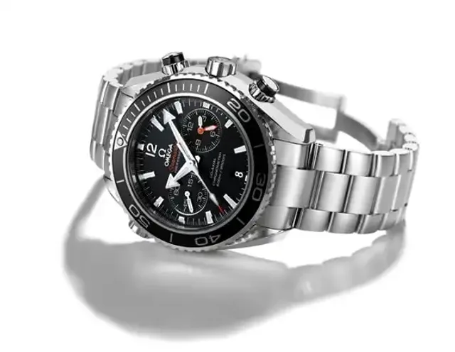 Von Omega: Der neue Seamaster Planet Ocean 45,5 mm Chronograph mit neuem Werk