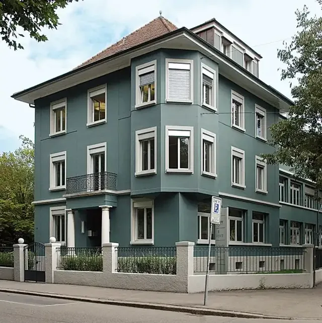 Hauptsitz_Uhrengruppe_H5