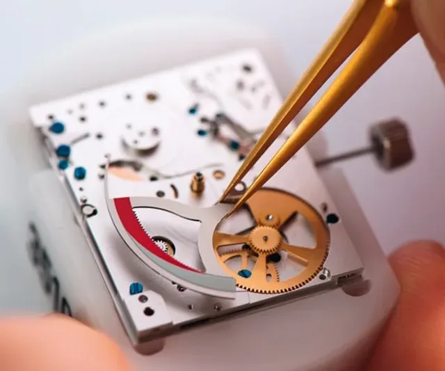 Montage_Rechen_Gangreserveanzeige